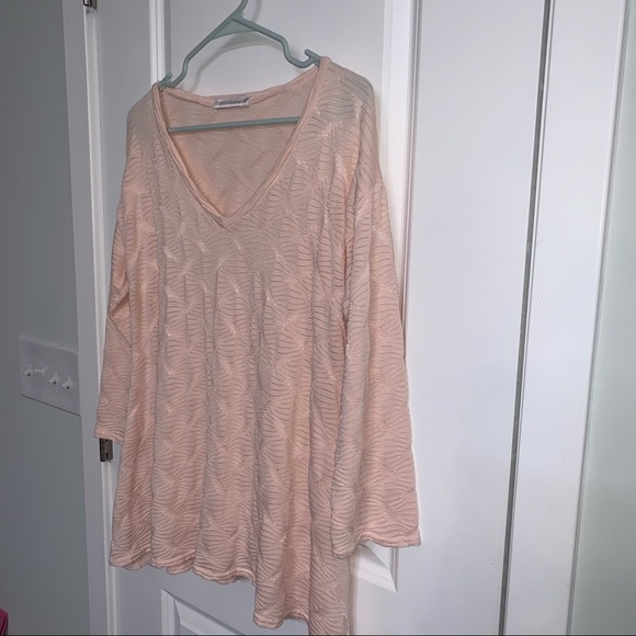 Women’s M Cut Loose Light Peach A-Line 3/4 Sleeve Textured Burnout Top - Picture 6 of 11